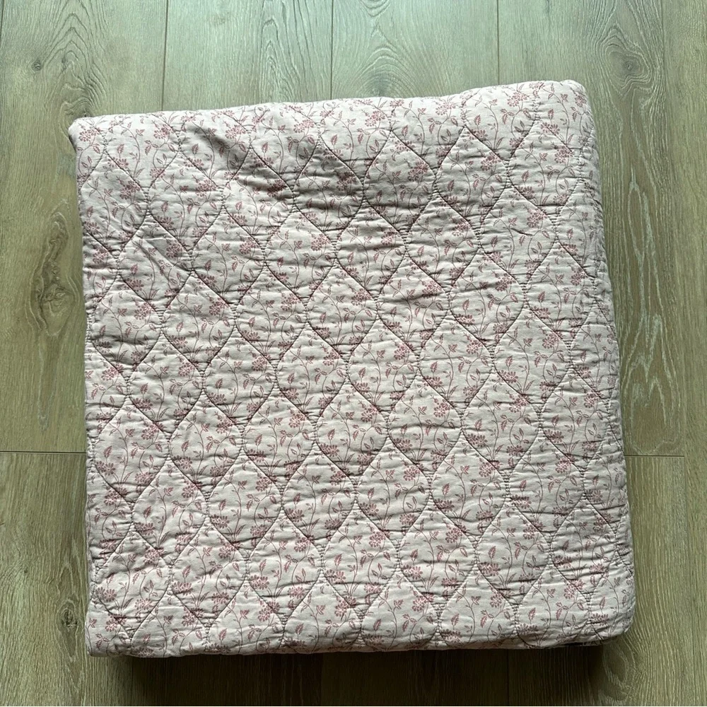 Pottery Barn Adelise Reversible Cotton Linen Floral Quilt Queen